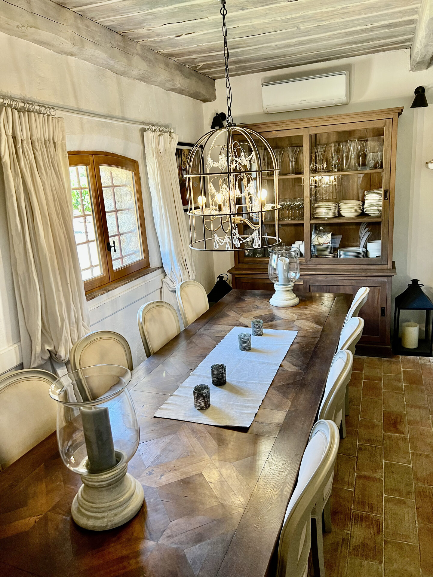 Bastide 1 interior