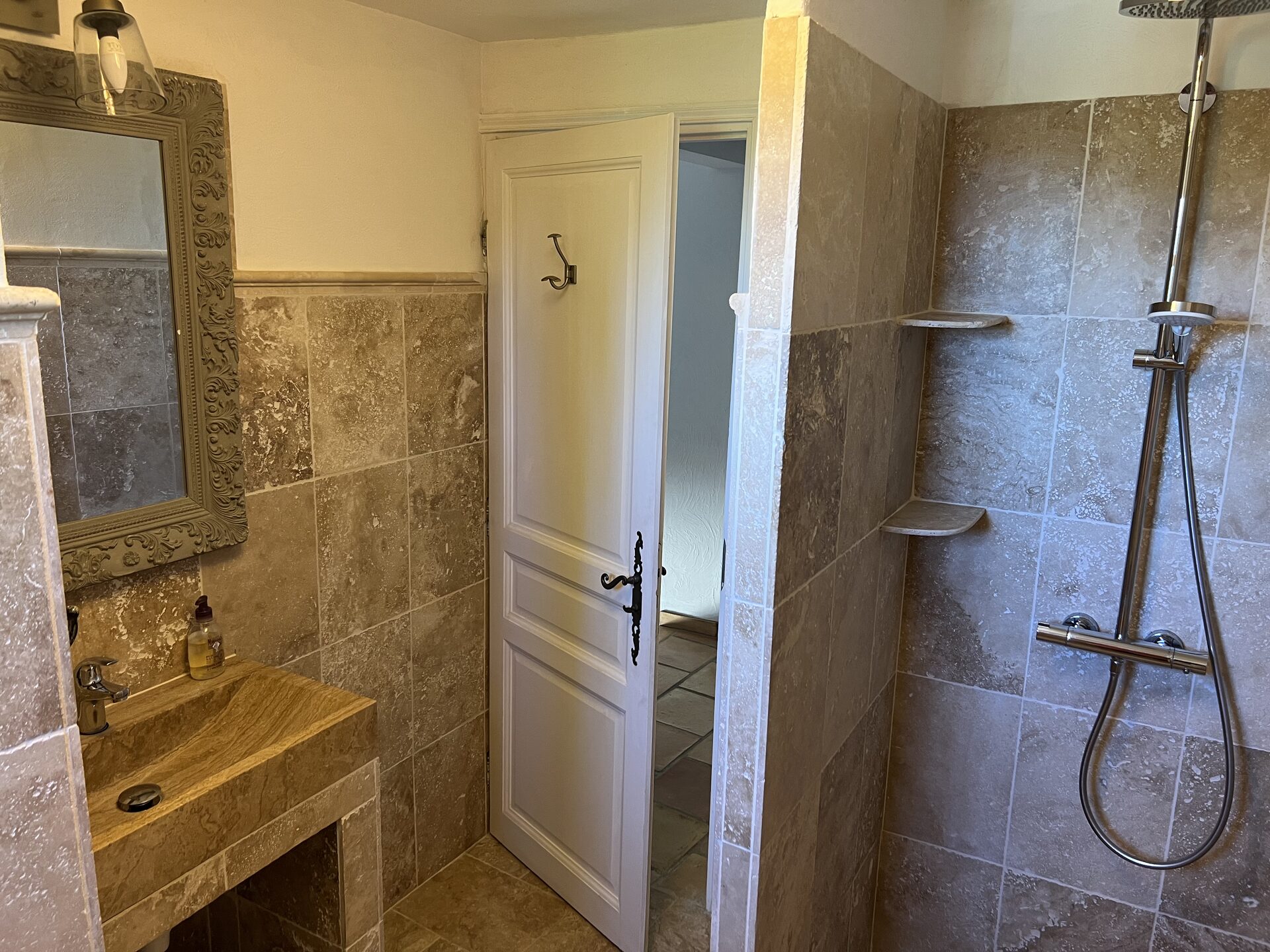 Bastide 2 interior