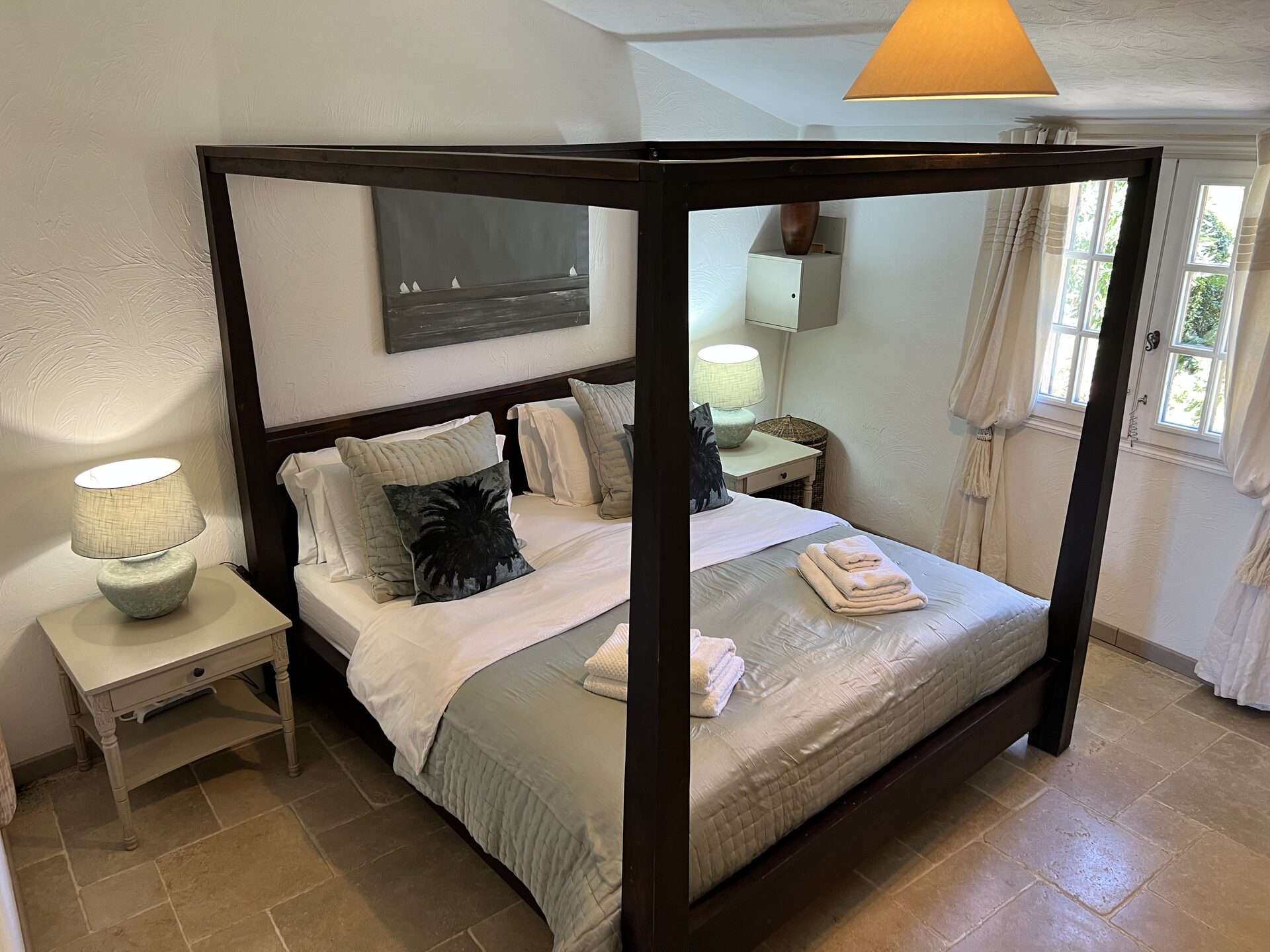Bastide 2 interior