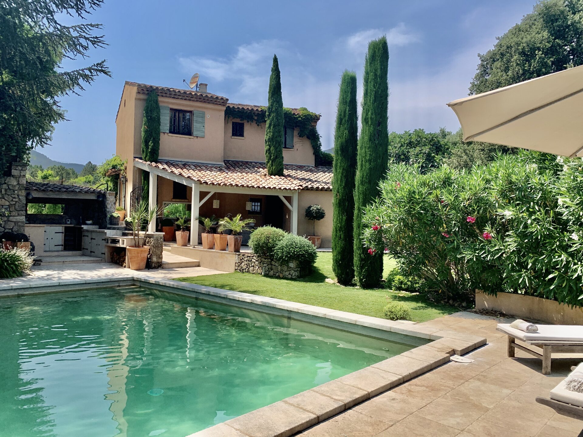 Bastide 2 interior