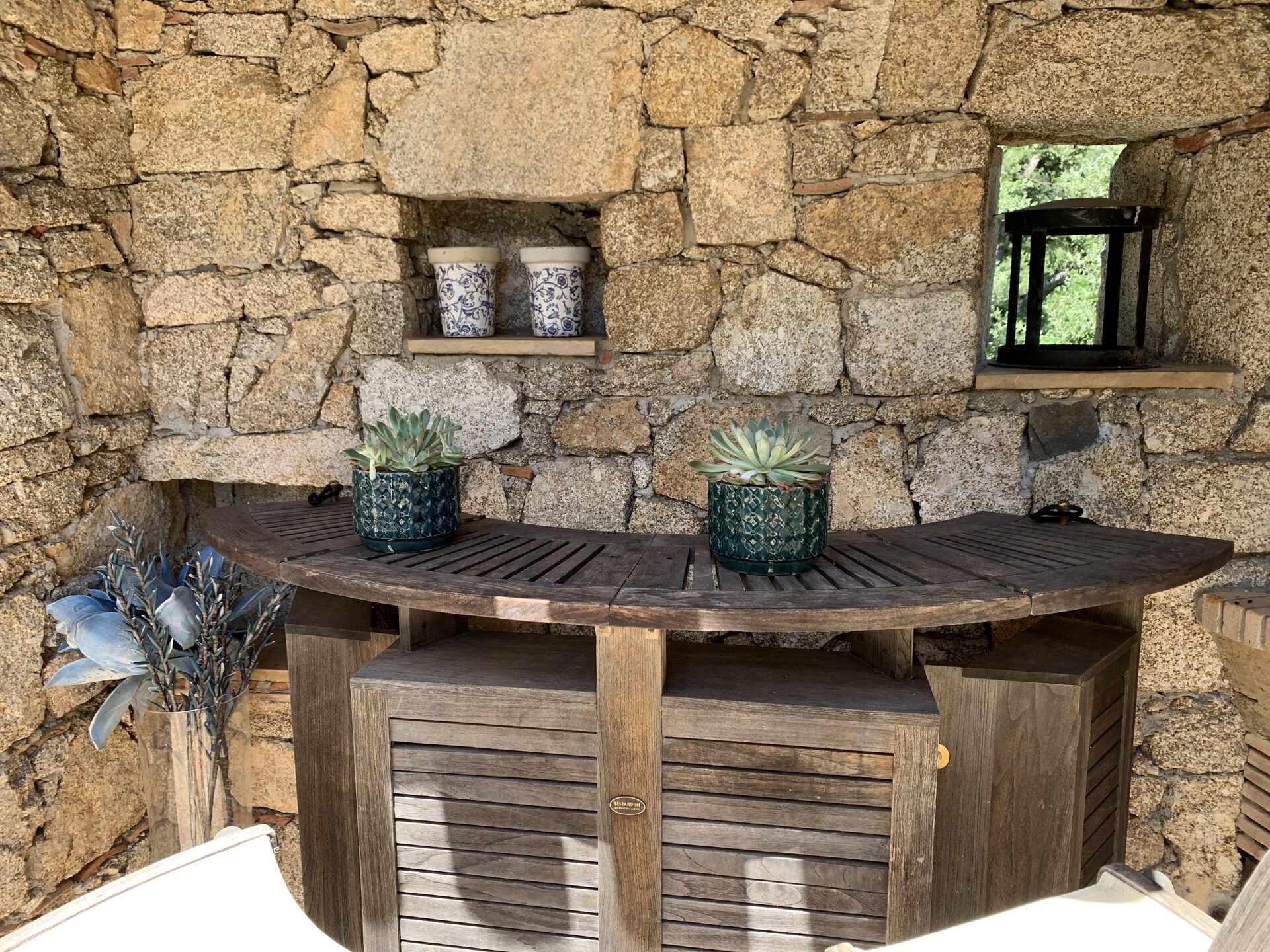 Bastide 2 outdoor bar
